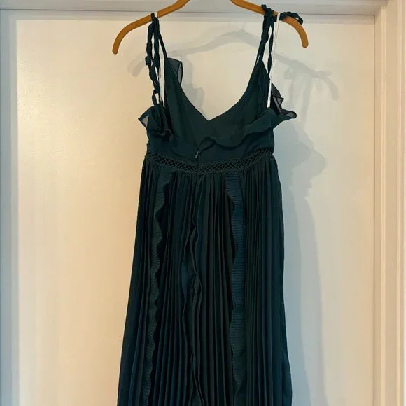 Never a Dull Moment Emerald Green Tie-Strap Pleated Midi Dress - Picture 2 of 3